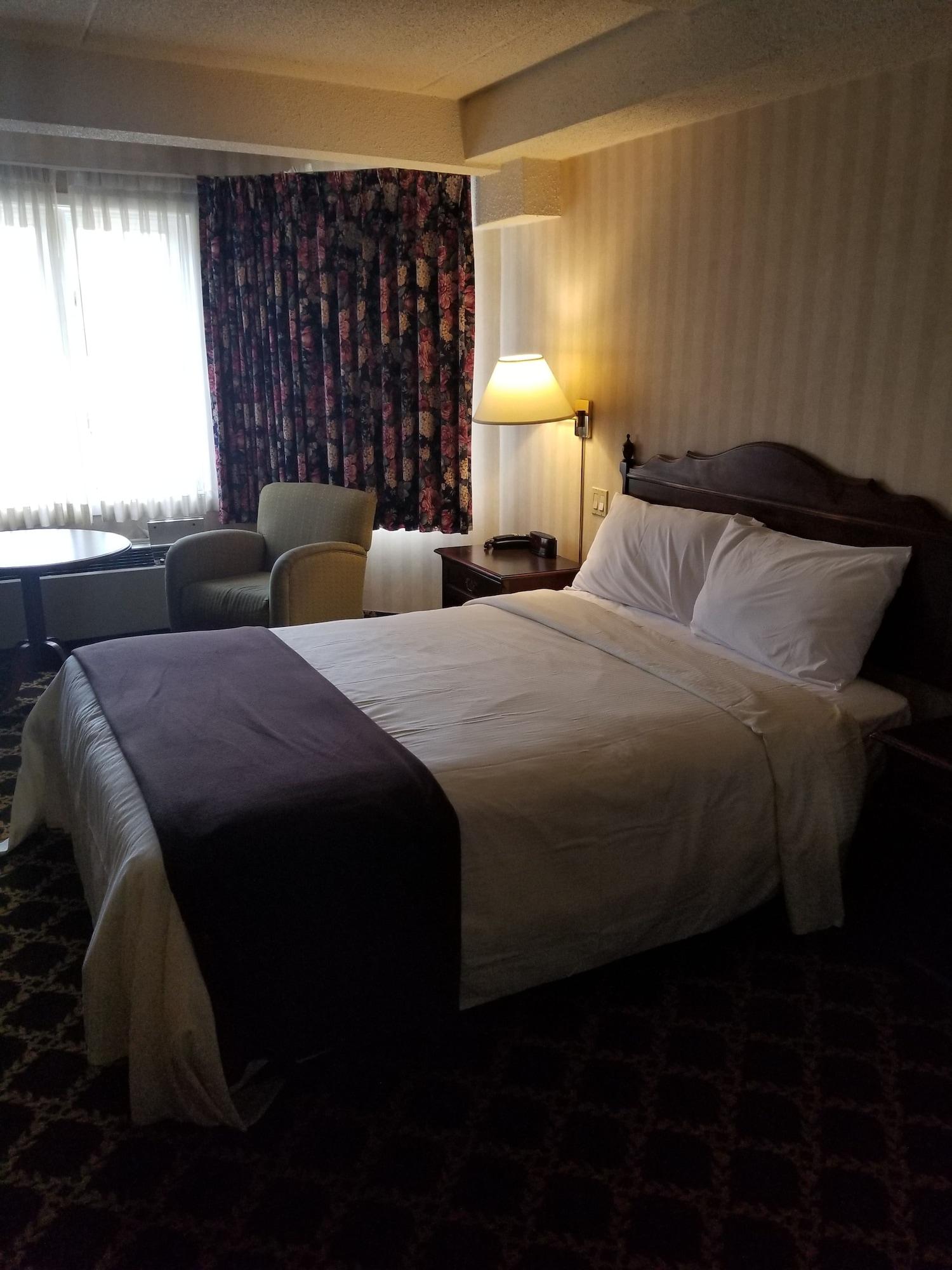 Travelodge By Wyndham Niagara Falls Lundys Lane Екстер'єр фото