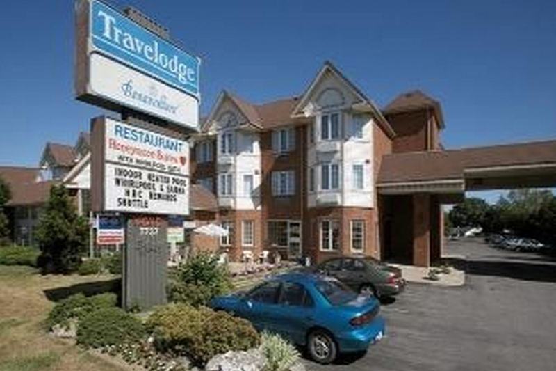 Travelodge By Wyndham Niagara Falls Lundys Lane Екстер'єр фото