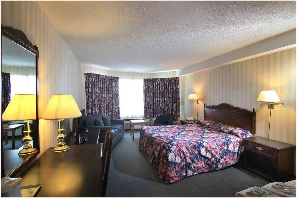 Travelodge By Wyndham Niagara Falls Lundys Lane Екстер'єр фото